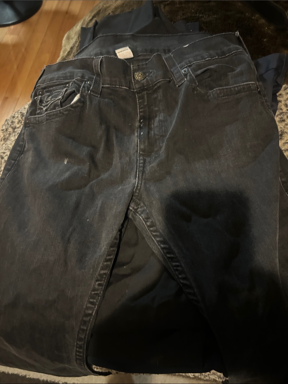 True Religion Men's Washed Black Relaxed Jeans with Signature Back Pockets - Picture 4 of 5